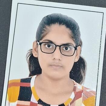 अहमदाबाद में बेबीसिटर: Dhvani