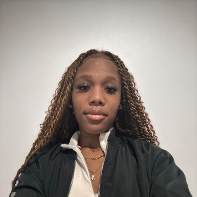 Babysitter in Dammartin-en-Goële: Jahmelya