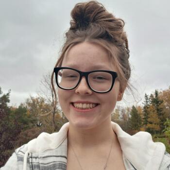 Babysitter in Sherwood Park: Madison