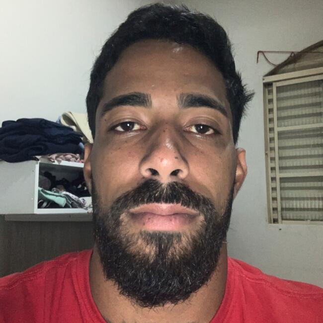 Emprego de babá em Brasília: Thayna