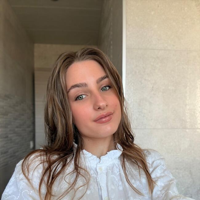 Babysitter in Angers: Adèle