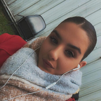 Babysitter in Magny-les-Hameaux: Wendy