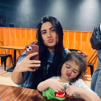 Babysitter Fortaleza: Karla