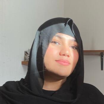 Babysitter Arona: Aicha