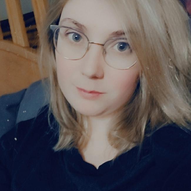 Babysitter in St-Malo: LLONA