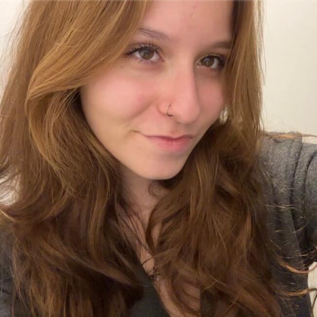 Babysitter in Collombey: Alysia