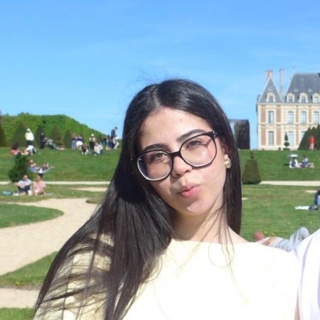 Babysitter in Châtenay-Malabry: Yasmin