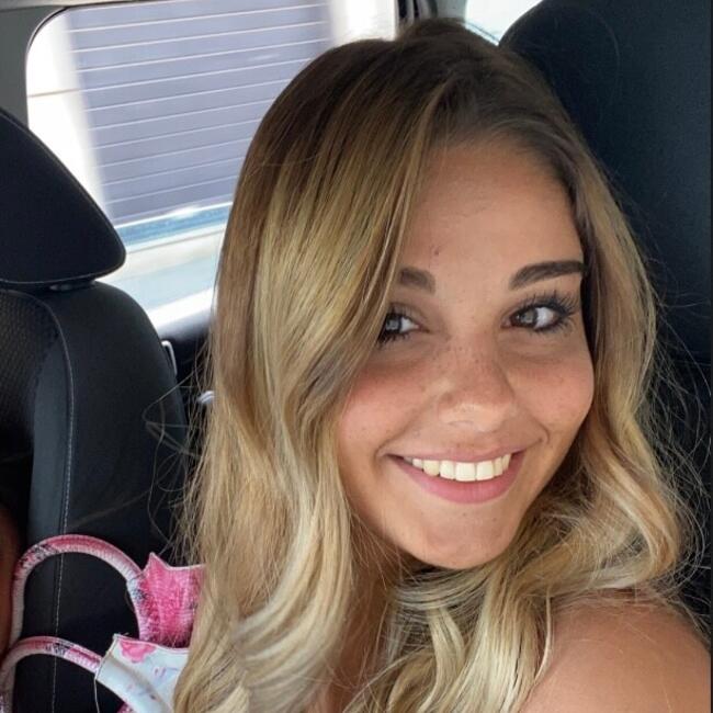 Babysitter in Acerra: Angela