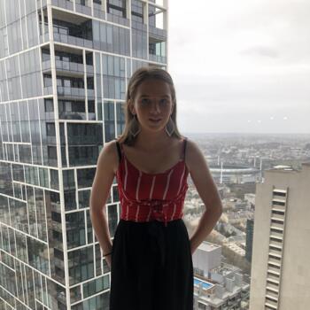 Babysitter in Geelong: Alice
