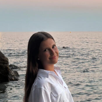 Babysitter in Meudon: Louise