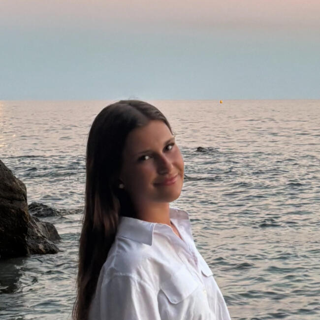 Babysitter in Meudon: Louise