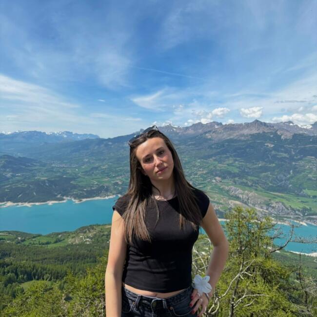 Babysitter in Bourg-Saint-Maurice: Charlotte