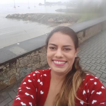 Babysitter in Balneário Camboriú: Thaiana