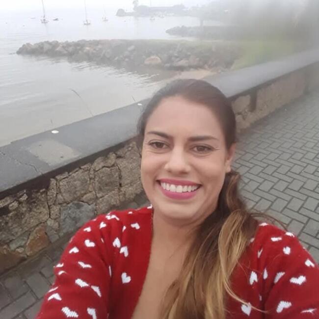 Babysitter in Balneário Camboriú: Thaiana