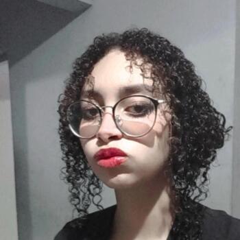 Babá em Hortolândia: Mirella