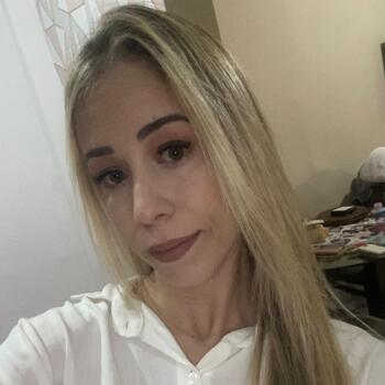 Babysitter in Contagem: Larissa