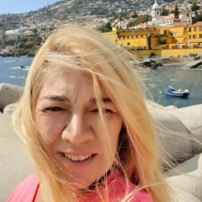 Babysitter in Funchal: Assunta