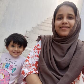 Babysitter in Dubai: Seemrun