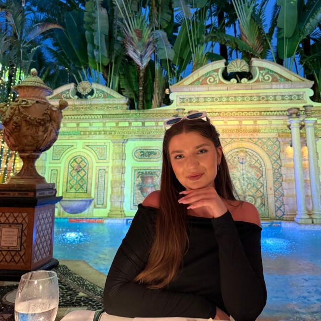 Oppas in Helmond: Юлія