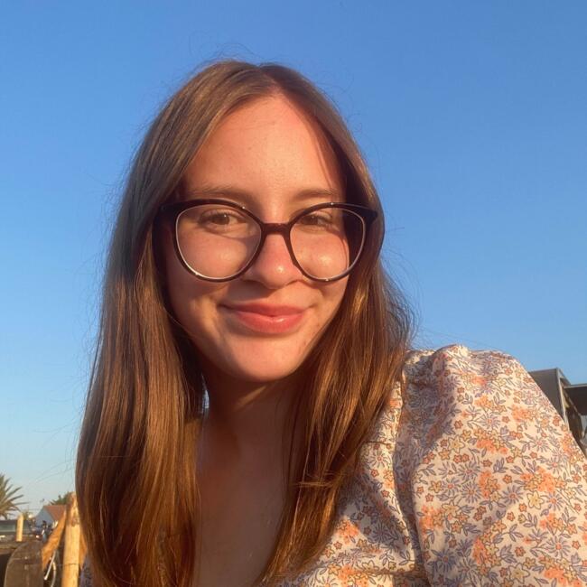 Babysitter in Montreal: Elliza-Eve