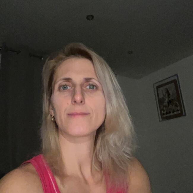 Poptávka hlídání dětí v Rudolfov: Alina