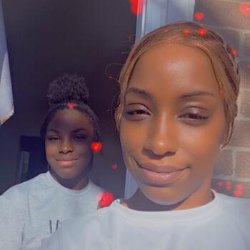 Babysitting job in Toronto: babysitting job Maazia