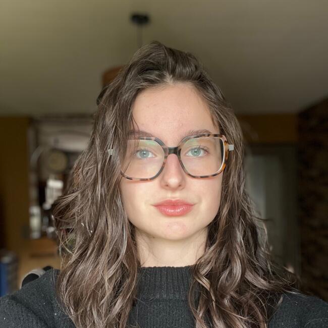Babysitter in Bruay-la-Buissière: Salomé