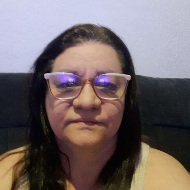 Babysitter in São José dos Campos: Adriana