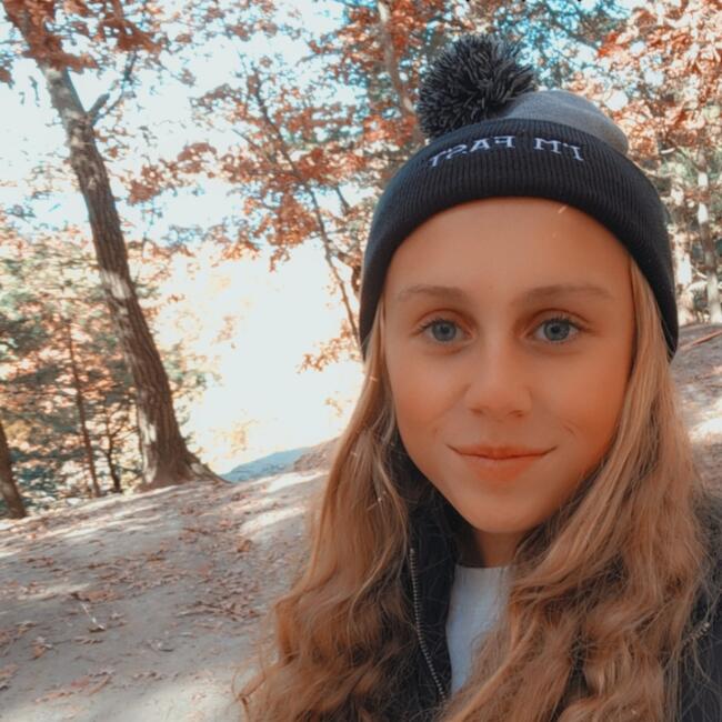 Babysitter in Joliet: Mady