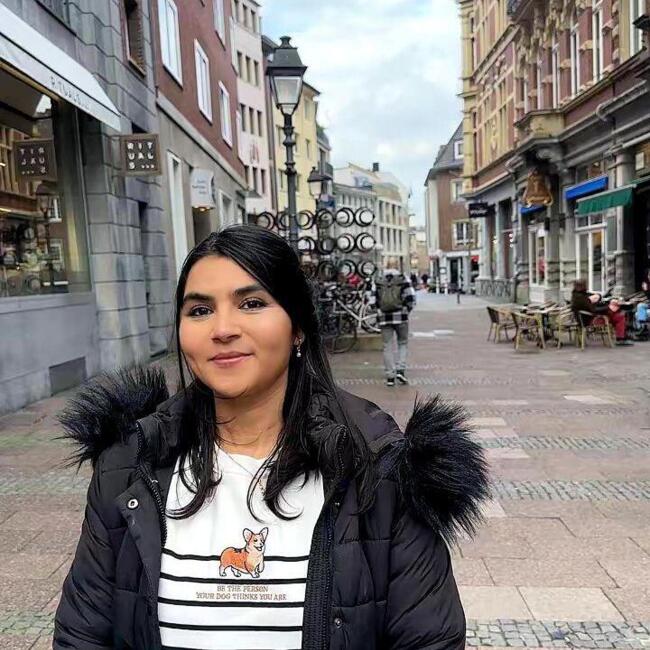 Babysitter in Aachen: Loubna