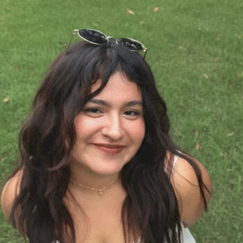 Babysitter in San Salvador: Adriana Quintanilla