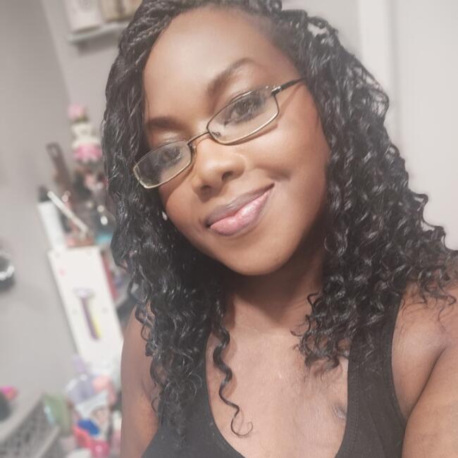 Babysitter in San Antonio: Desiree Queen