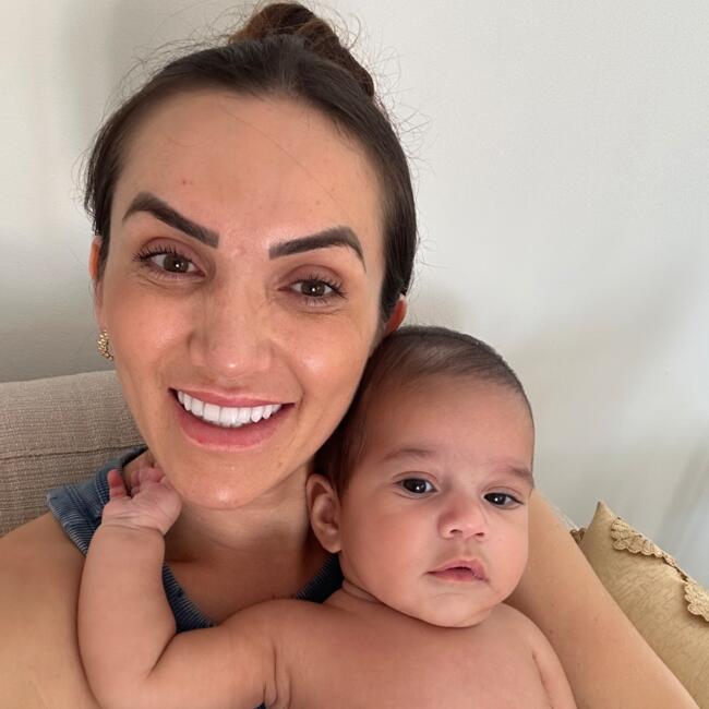 Emprego de babá em Fortaleza: Leila