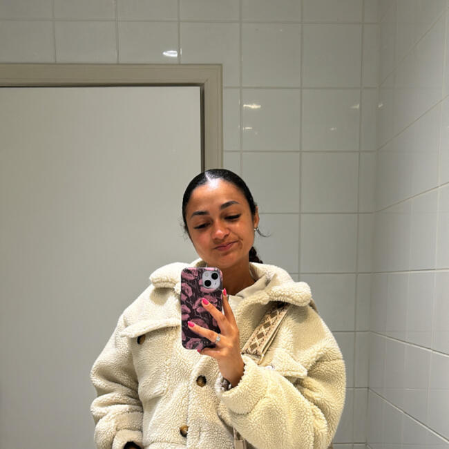 Babysitter in Sint-Pieters-Leeuw: Ashley