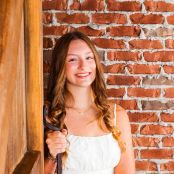 Babysitter in Alpharetta: Lola