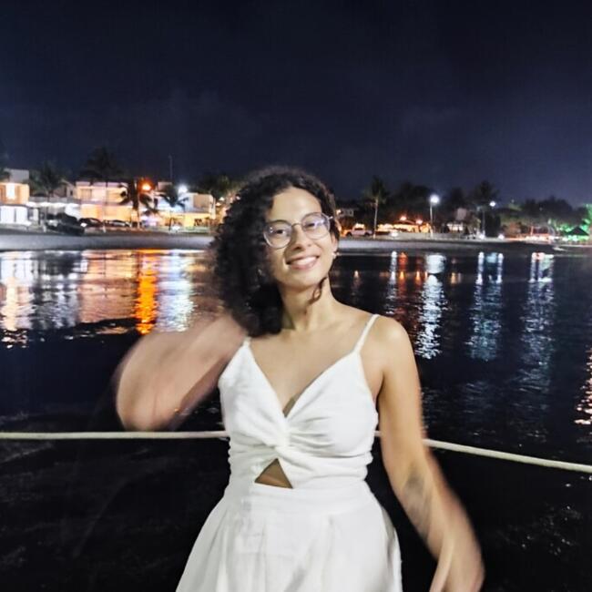 Babysitting job in Salvador: Julia