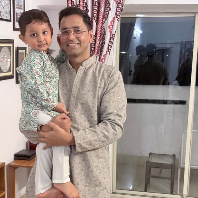 कोलकाता में बेबीसिटिंग की नौकरी: Gautam