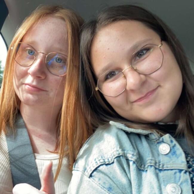 Babysitter in Menneville: Léa