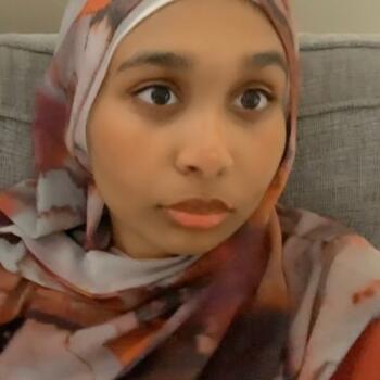 Babysitter Toronto: Aseel (Charlotte)