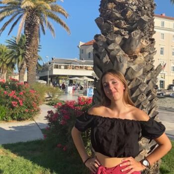 Babysitter in Sainte-Maure-de-Touraine: Eva