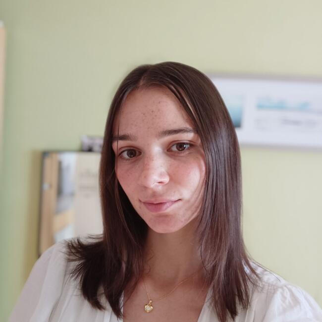 Babysitter in Saint-Marcel: Mélanie