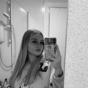 Babysitter in Hull: Amie