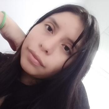 Babysitter in José Leonardo Ortiz: María