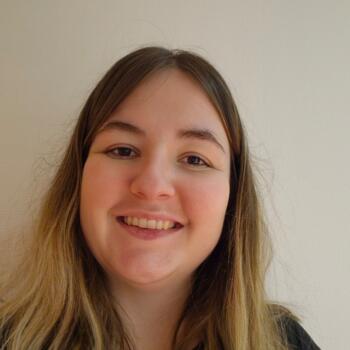 Babysitter in Juniville: Léa