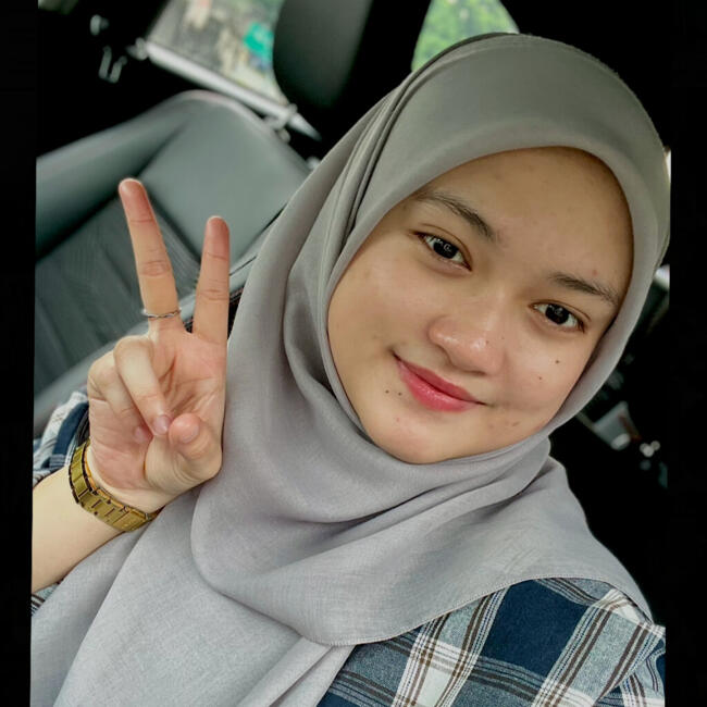 Babysitter in Menglembu: AMIRAH ZULAIKHA