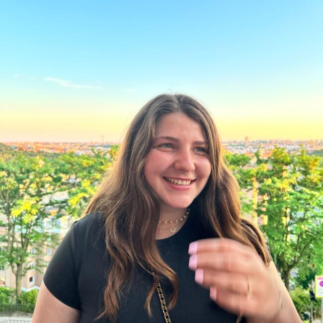 جليسة أطفال في دبي: Jade