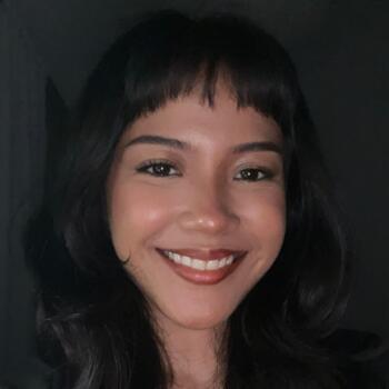 Babysitter in Singapore: Adriana