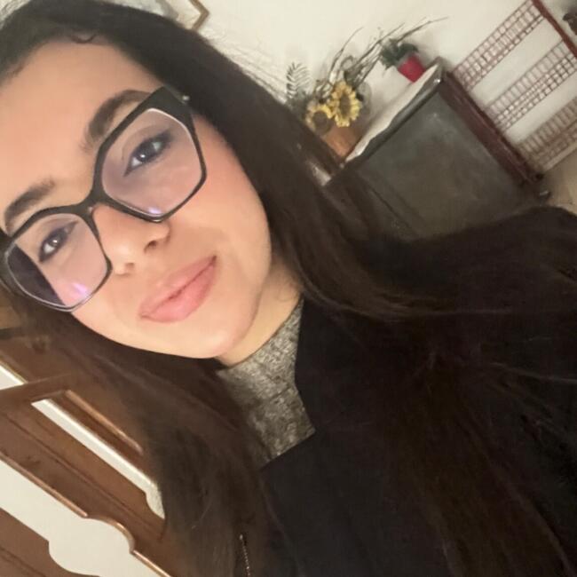 Babysitter a Ferrara: Hajar