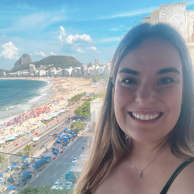 Babysitting job in São Paulo: Debora