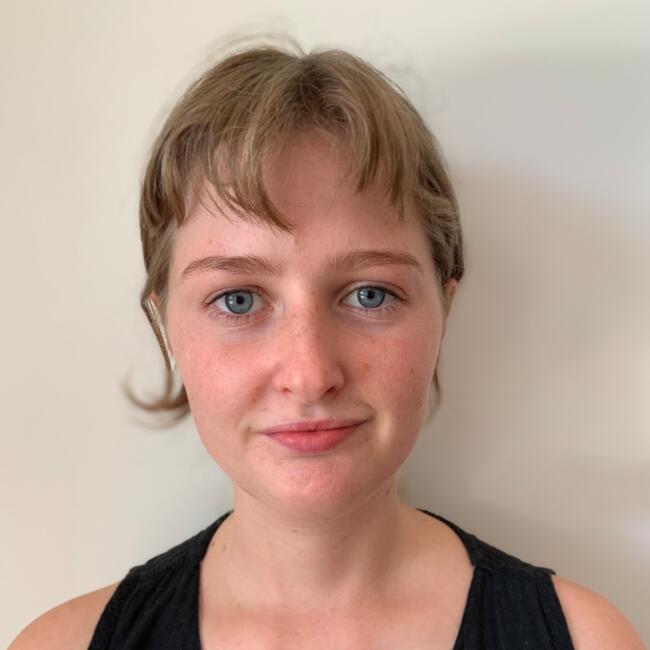 Babysitter in Melbourne: Lola